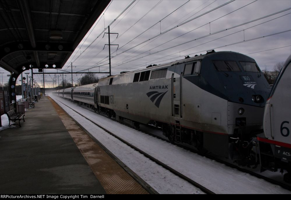 AMTK 160 on train 176